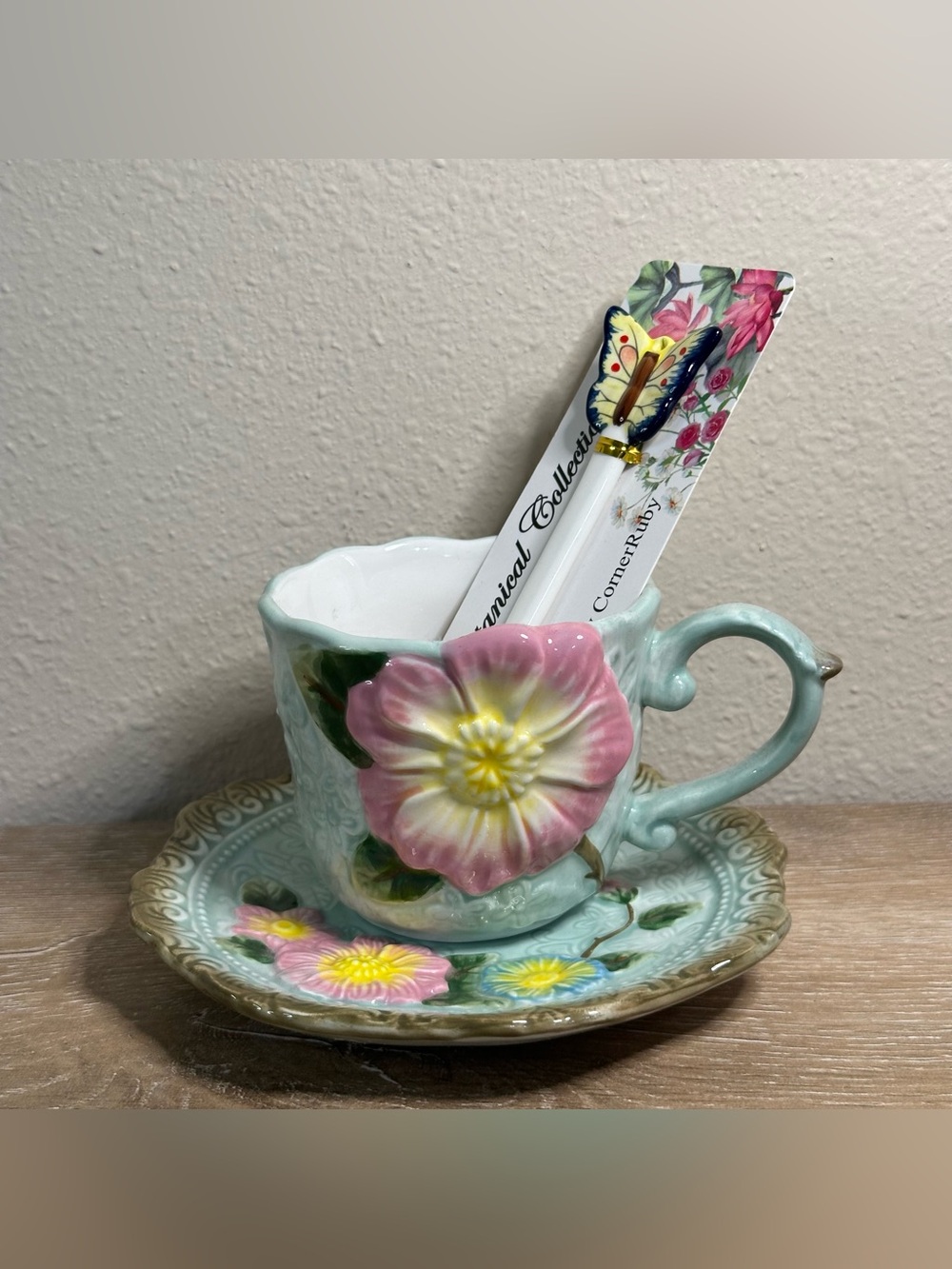 Corner Ruby Botanical Collection Green Tea Cup Flower, Saucer & Butterfly Spoon